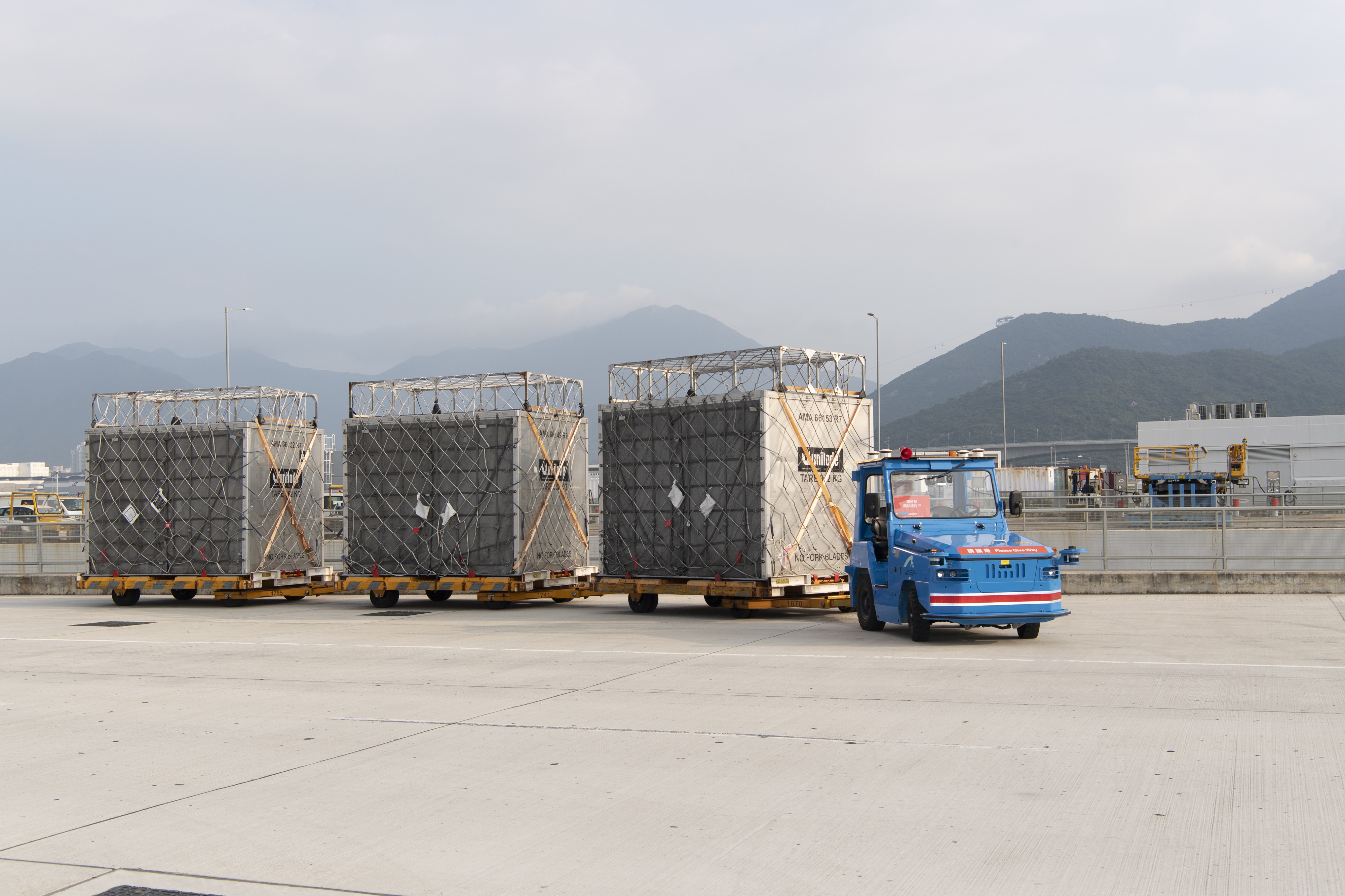 驭势科技无人物流车（香港国际机场官方新闻图片）